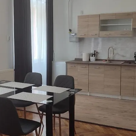 Kriston 2 Apartmán *